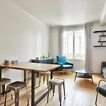 Comfortable Accommodation For 4 In La Villette