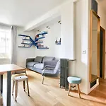 Comfortable Accommodation For 4 In La Villette